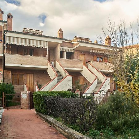 Апартаменты Little Brick House On Siena Hills With Balconies Экстерьер фото