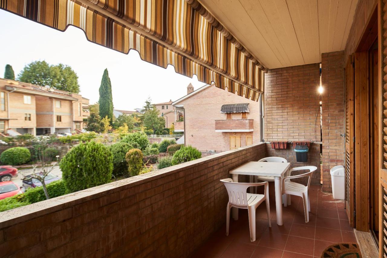 Апартаменты Little Brick House On Siena Hills With Balconies Экстерьер фото