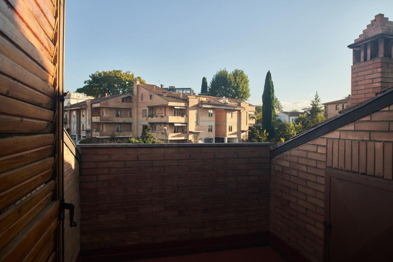 Апартаменты Little Brick House On Siena Hills With Balconies Экстерьер фото